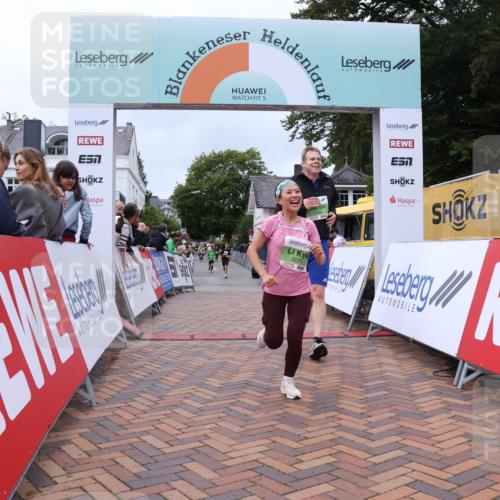30.08.2026 - Blankeneser Heldenlauf Lena Gebhardt http://msf.ph/oto/10077009 30.08.2026 10:34:43 Ziel 5161, 5184, 5302, 5535 meine-sportfotos.de