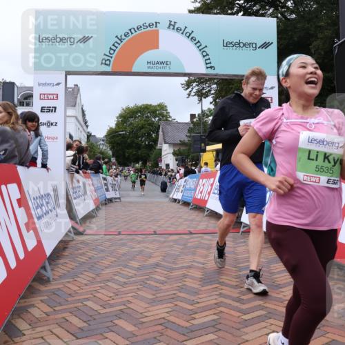 30.08.2026 - Blankeneser Heldenlauf Lena Gebhardt http://msf.ph/oto/10077011 30.08.2026 10:34:44 Ziel 5161, 5184, 5302, 5535 meine-sportfotos.de