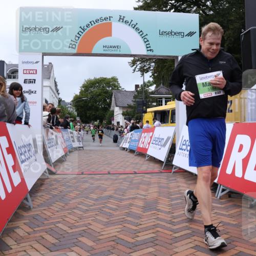30.08.2026 - Blankeneser Heldenlauf Lena Gebhardt http://msf.ph/oto/10077012 30.08.2026 10:34:44 Ziel 5161, 5184, 5302, 5535 meine-sportfotos.de