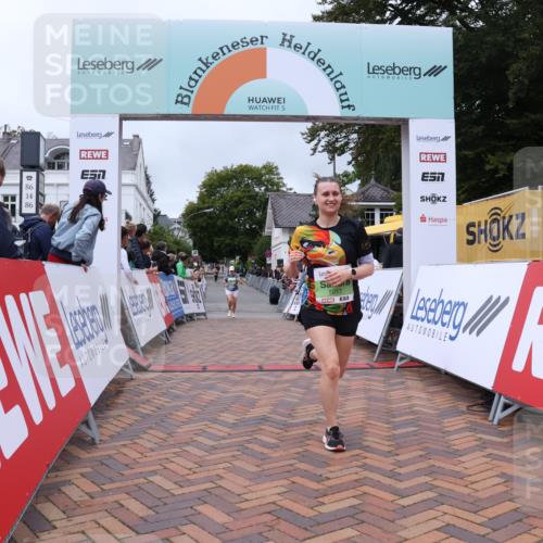 30.08.2026 - Blankeneser Heldenlauf Lena Gebhardt http://msf.ph/oto/10077043 30.08.2026 10:35:17 Ziel 5017, 5298, 5380 meine-sportfotos.de