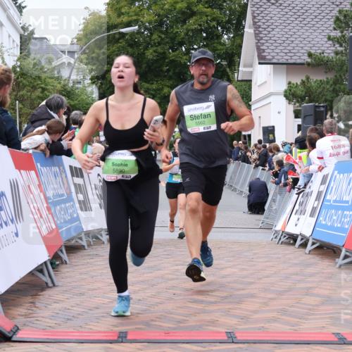 30.08.2026 - Blankeneser Heldenlauf Lena Gebhardt http://msf.ph/oto/10077056 30.08.2026 10:35:32 Ziel 5562, 5789, 5890 meine-sportfotos.de