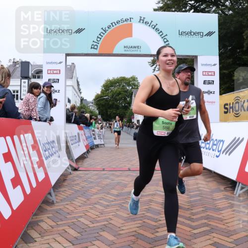30.08.2026 - Blankeneser Heldenlauf Lena Gebhardt http://msf.ph/oto/10077059 30.08.2026 10:35:34 Ziel 5374, 5562, 5890 meine-sportfotos.de
