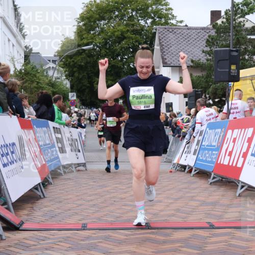 30.08.2026 - Blankeneser Heldenlauf Lena Gebhardt http://msf.ph/oto/10077076 30.08.2026 10:35:58 Ziel 5165, 5189, 5564, 5764, 5818 meine-sportfotos.de