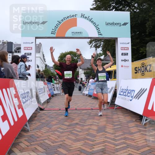 30.08.2026 - Blankeneser Heldenlauf Lena Gebhardt http://msf.ph/oto/10077080 30.08.2026 10:36:02 Ziel 5165, 5189, 5818 meine-sportfotos.de