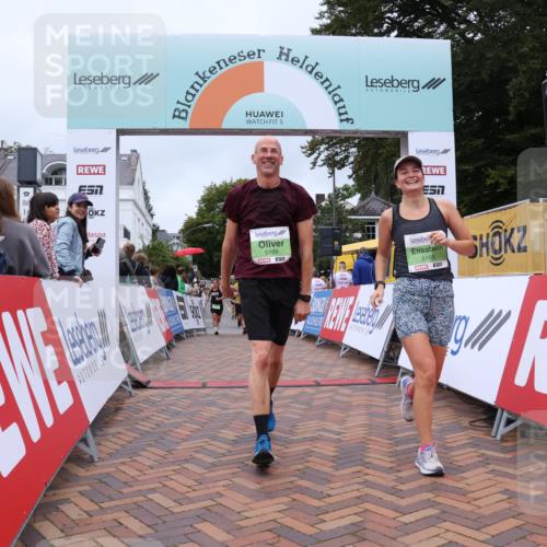 30.08.2026 - Blankeneser Heldenlauf Lena Gebhardt http://msf.ph/oto/10077081 30.08.2026 10:36:03 Ziel 5092, 5165, 5189, 5425, 5818 meine-sportfotos.de