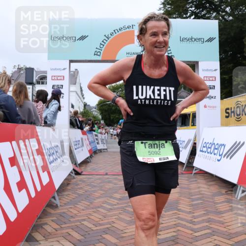 30.08.2026 - Blankeneser Heldenlauf Lena Gebhardt http://msf.ph/oto/10077090 30.08.2026 10:36:10 Ziel 5092, 5165, 5189, 5425, 5435, 5699 meine-sportfotos.de