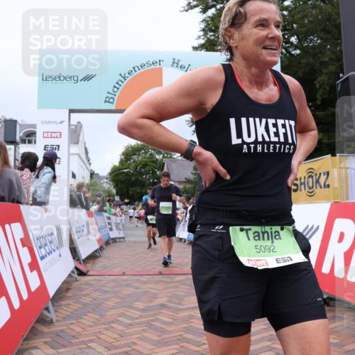 30.08.2026 - Blankeneser Heldenlauf Lena Gebhardt http://msf.ph/oto/10077091 30.08.2026 10:36:11 Ziel 5092, 5425, 5435, 5699 meine-sportfotos.de