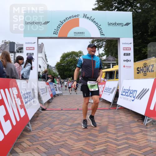 30.08.2026 - Blankeneser Heldenlauf Lena Gebhardt http://msf.ph/oto/10077095 30.08.2026 10:36:15 Ziel 5092, 5117, 5425, 5435, 5699 meine-sportfotos.de