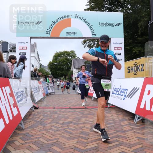 30.08.2026 - Blankeneser Heldenlauf Lena Gebhardt http://msf.ph/oto/10077096 30.08.2026 10:36:15 Ziel 5092, 5117, 5425, 5435, 5699 meine-sportfotos.de