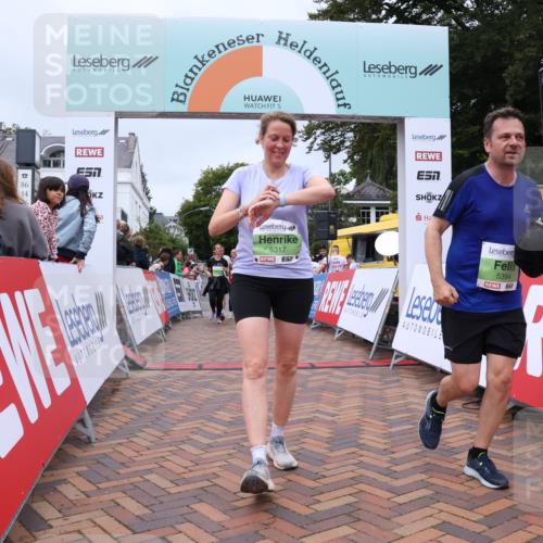 30.08.2026 - Blankeneser Heldenlauf Lena Gebhardt http://msf.ph/oto/10077105 30.08.2026 10:36:22 Ziel 5117, 5317, 5394, 5479, 5580, 5582, 5654, 5815 meine-sportfotos.de