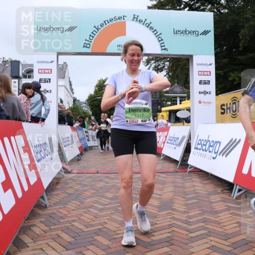 30.08.2026 - Blankeneser Heldenlauf Lena Gebhardt http://msf.ph/oto/10077106 30.08.2026 10:36:22 Ziel 5117, 5317, 5394, 5479, 5580, 5582, 5654, 5815 meine-sportfotos.de