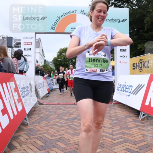 30.08.2026 - Blankeneser Heldenlauf Lena Gebhardt http://msf.ph/oto/10077107 30.08.2026 10:36:23 Ziel 5117, 5317, 5394, 5479, 5580, 5582, 5654, 5815 meine-sportfotos.de