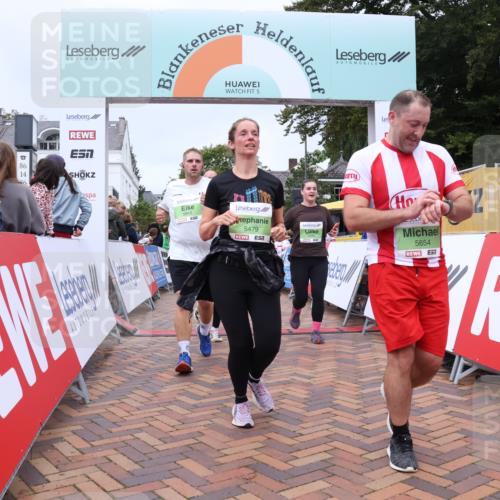30.08.2026 - Blankeneser Heldenlauf Lena Gebhardt http://msf.ph/oto/10077110 30.08.2026 10:36:26 Ziel 5183, 5317, 5394, 5479, 5580, 5582, 5654, 5815 meine-sportfotos.de