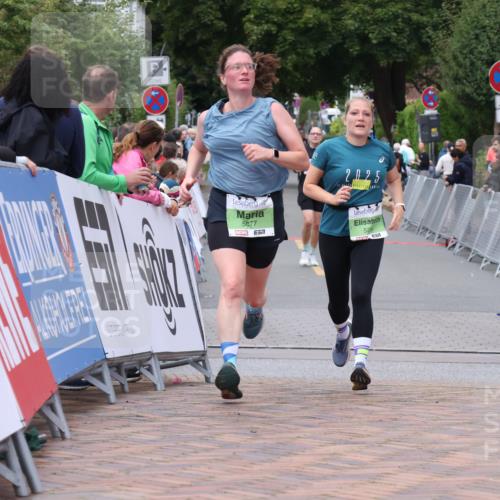 30.08.2026 - Blankeneser Heldenlauf Lena Gebhardt http://msf.ph/oto/10077119 30.08.2026 10:36:36 Ziel 5077, 5183, 5264 meine-sportfotos.de