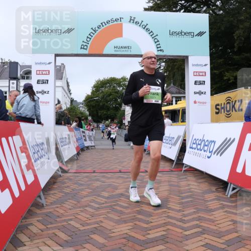 30.08.2026 - Blankeneser Heldenlauf Lena Gebhardt http://msf.ph/oto/10077135 30.08.2026 10:36:51 Ziel 5084, 5359, 5371 meine-sportfotos.de