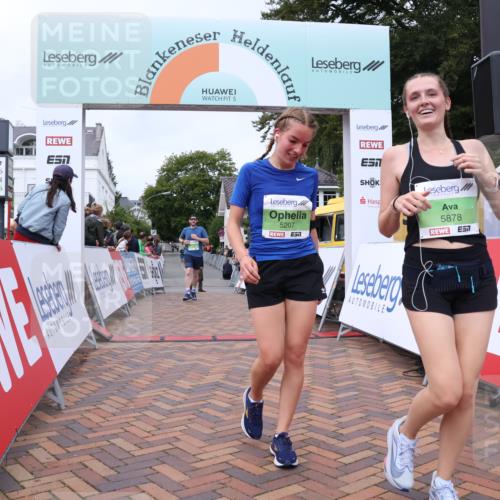 30.08.2026 - Blankeneser Heldenlauf Lena Gebhardt http://msf.ph/oto/10077159 30.08.2026 10:37:18 Ziel 5207, 5790, 5817, 5878 meine-sportfotos.de