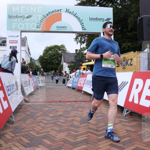 30.08.2026 - Blankeneser Heldenlauf Lena Gebhardt http://msf.ph/oto/10077163 30.08.2026 10:37:22 Ziel 5207, 5790, 5817, 5878 meine-sportfotos.de