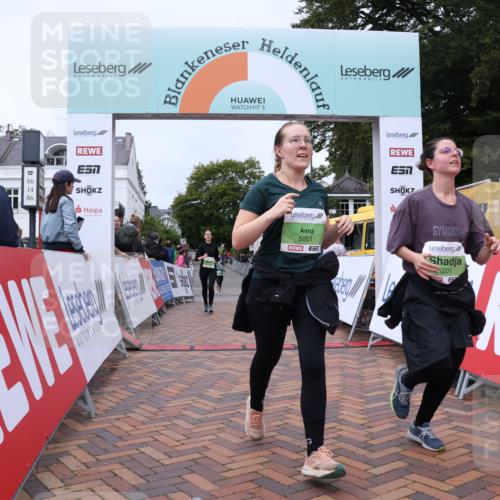 30.08.2026 - Blankeneser Heldenlauf Lena Gebhardt http://msf.ph/oto/10077176 30.08.2026 10:37:54 Ziel 5201, 5752, 5861 meine-sportfotos.de