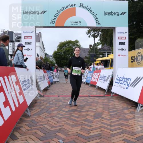 30.08.2026 - Blankeneser Heldenlauf Lena Gebhardt http://msf.ph/oto/10077178 30.08.2026 10:37:56 Ziel 5177, 5201, 5752, 5861 meine-sportfotos.de