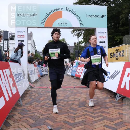 30.08.2026 - Blankeneser Heldenlauf Lena Gebhardt http://msf.ph/oto/10077189 30.08.2026 10:38:07 Ziel 5177, 5433, 5639 meine-sportfotos.de
