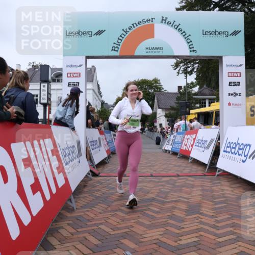 30.08.2026 - Blankeneser Heldenlauf Lena Gebhardt http://msf.ph/oto/10077194 30.08.2026 10:38:16 Ziel 5125 meine-sportfotos.de