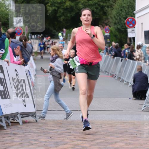 30.08.2026 - Blankeneser Heldenlauf Lena Gebhardt http://msf.ph/oto/10077198 30.08.2026 10:38:21 Ziel 5125, 5127 meine-sportfotos.de