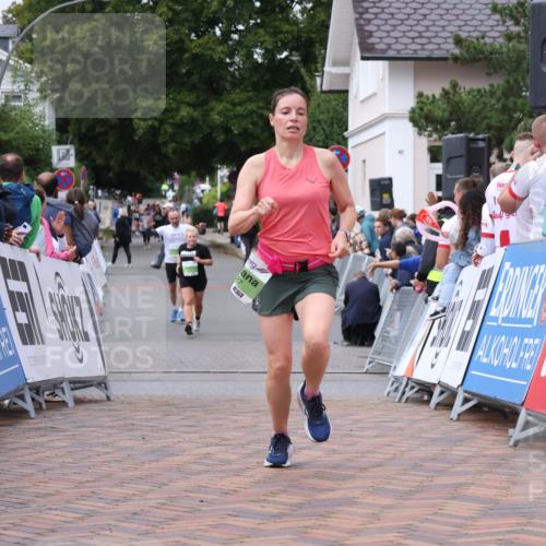 30.08.2026 - Blankeneser Heldenlauf Lena Gebhardt http://msf.ph/oto/10077199 30.08.2026 10:38:22 Ziel 5125, 5127 meine-sportfotos.de