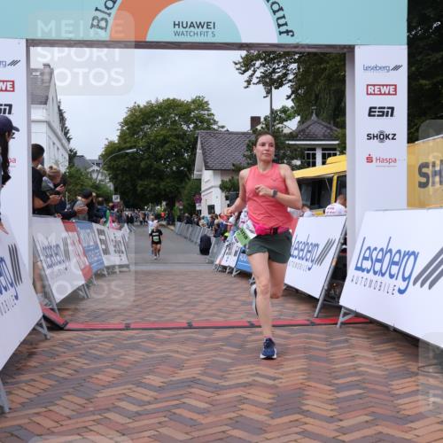 30.08.2026 - Blankeneser Heldenlauf Lena Gebhardt http://msf.ph/oto/10077201 30.08.2026 10:38:24 Ziel 5125, 5127 meine-sportfotos.de