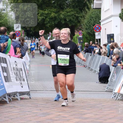 30.08.2026 - Blankeneser Heldenlauf Lena Gebhardt http://msf.ph/oto/10077206 30.08.2026 10:38:29 Ziel 5119, 5127, 5579 meine-sportfotos.de