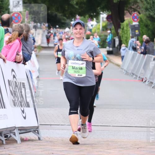 30.08.2026 - Blankeneser Heldenlauf Lena Gebhardt http://msf.ph/oto/10077215 30.08.2026 10:38:49 Ziel 5673 meine-sportfotos.de