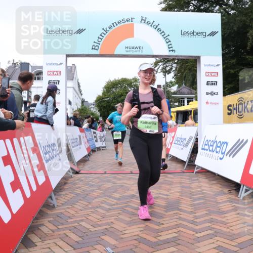 30.08.2026 - Blankeneser Heldenlauf Lena Gebhardt http://msf.ph/oto/10077223 30.08.2026 10:38:57 Ziel 5459, 5513, 5673, 5857 meine-sportfotos.de