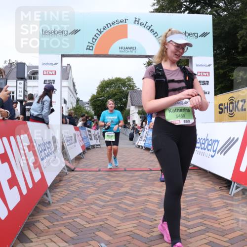30.08.2026 - Blankeneser Heldenlauf Lena Gebhardt http://msf.ph/oto/10077224 30.08.2026 10:38:57 Ziel 5459, 5513, 5673, 5857 meine-sportfotos.de