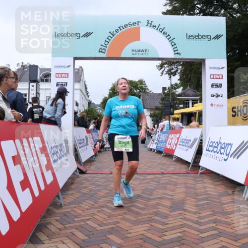 30.08.2026 - Blankeneser Heldenlauf Lena Gebhardt http://msf.ph/oto/10077226 30.08.2026 10:38:59 Ziel 5459, 5513, 5673, 5857 meine-sportfotos.de