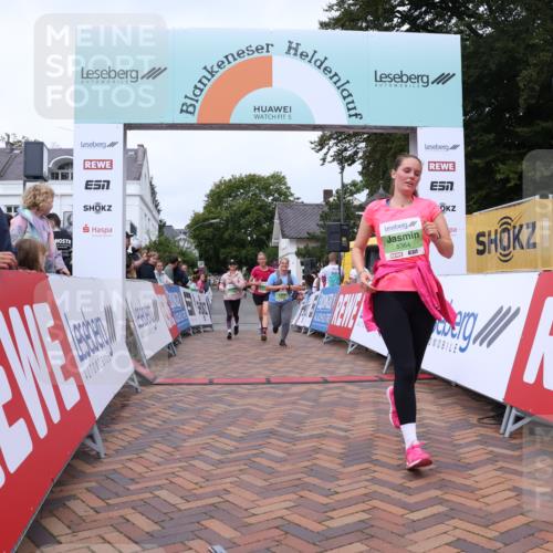 30.08.2026 - Blankeneser Heldenlauf Lena Gebhardt http://msf.ph/oto/10077243 30.08.2026 10:39:14 Ziel 5194, 5347, 5364, 5436, 5502, 5608, 5755, 5756, 5757, 5759 meine-sportfotos.de