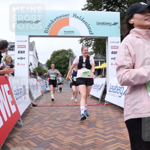 30.08.2026 - Blankeneser Heldenlauf Lena Gebhardt http://msf.ph/oto/10077248 30.08.2026 10:39:18 Ziel 5194, 5278, 5364, 5436, 5446, 5502, 5547, 5608 meine-sportfotos.de