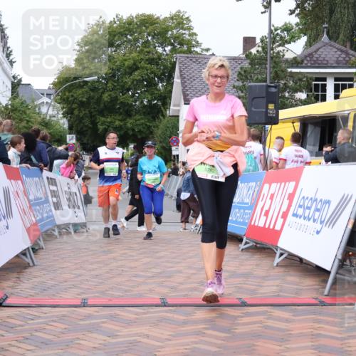 30.08.2026 - Blankeneser Heldenlauf Lena Gebhardt http://msf.ph/oto/10077265 30.08.2026 10:39:38 Ziel 5782, 5829, 5830 meine-sportfotos.de