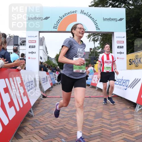 30.08.2026 - Blankeneser Heldenlauf Lena Gebhardt http://msf.ph/oto/10077288 30.08.2026 10:39:54 Ziel 5053, 5200, 5338, 5360, 5437, 5667, 5687 meine-sportfotos.de