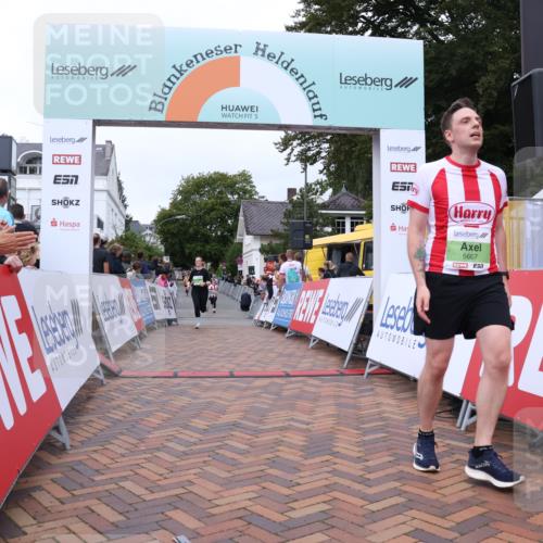 30.08.2026 - Blankeneser Heldenlauf Lena Gebhardt http://msf.ph/oto/10077290 30.08.2026 10:39:54 Ziel 5053, 5200, 5338, 5360, 5437, 5667, 5687 meine-sportfotos.de