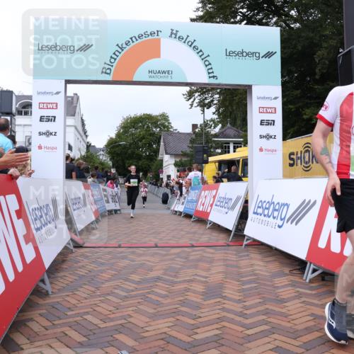 30.08.2026 - Blankeneser Heldenlauf Lena Gebhardt http://msf.ph/oto/10077291 30.08.2026 10:39:55 Ziel 5053, 5200, 5338, 5360, 5437, 5667, 5687 meine-sportfotos.de