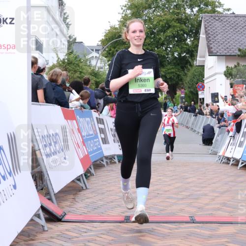 30.08.2026 - Blankeneser Heldenlauf Lena Gebhardt http://msf.ph/oto/10077293 30.08.2026 10:39:57 Ziel 5053, 5200, 5360, 5667, 5687 meine-sportfotos.de