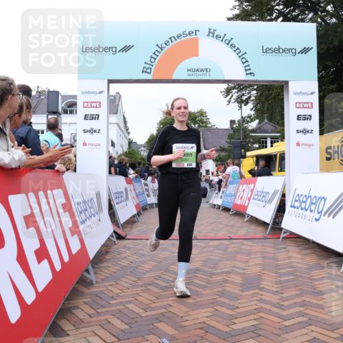 30.08.2026 - Blankeneser Heldenlauf Lena Gebhardt http://msf.ph/oto/10077294 30.08.2026 10:39:58 Ziel 5053, 5360, 5667, 5668, 5687 meine-sportfotos.de