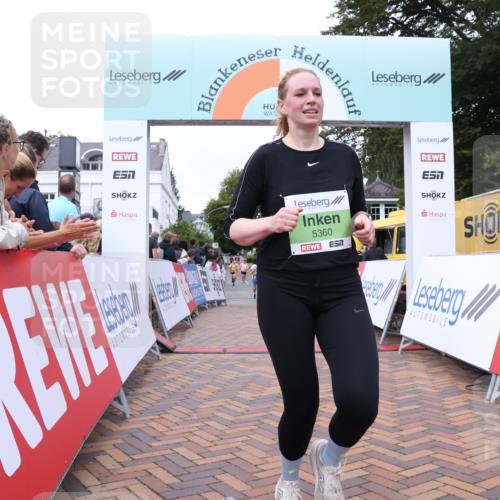30.08.2026 - Blankeneser Heldenlauf Lena Gebhardt http://msf.ph/oto/10077296 30.08.2026 10:39:58 Ziel 5053, 5360, 5667, 5668, 5687 meine-sportfotos.de