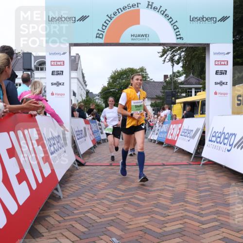 30.08.2026 - Blankeneser Heldenlauf Lena Gebhardt http://msf.ph/oto/10077307 30.08.2026 10:40:10 Ziel 5143, 5345, 5440, 5447, 5668, 5669 meine-sportfotos.de