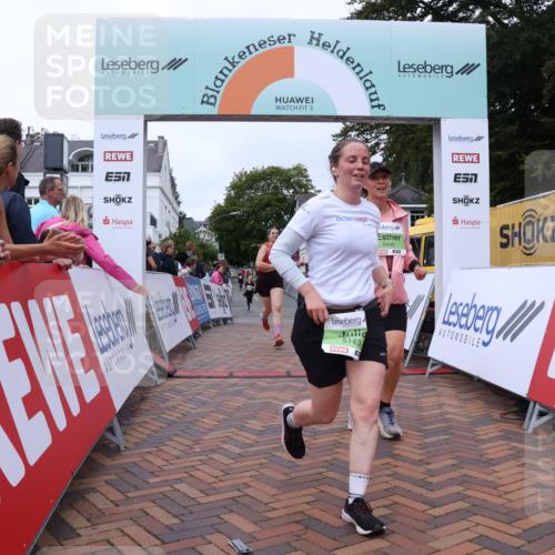 30.08.2026 - Blankeneser Heldenlauf Lena Gebhardt http://msf.ph/oto/10077311 30.08.2026 10:40:12 Ziel 5143, 5345, 5440, 5447, 5669 meine-sportfotos.de