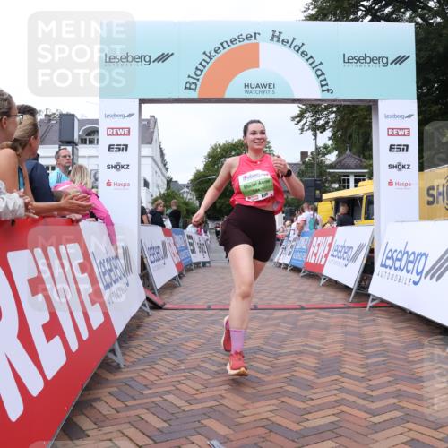 30.08.2026 - Blankeneser Heldenlauf Lena Gebhardt http://msf.ph/oto/10077315 30.08.2026 10:40:14 Ziel 5143, 5345, 5440, 5447 meine-sportfotos.de