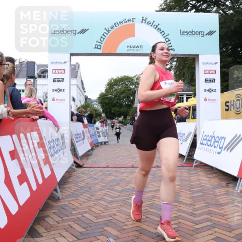 30.08.2026 - Blankeneser Heldenlauf Lena Gebhardt http://msf.ph/oto/10077316 30.08.2026 10:40:14 Ziel 5143, 5345, 5440, 5447 meine-sportfotos.de