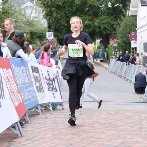 30.08.2026 - Blankeneser Heldenlauf Lena Gebhardt http://msf.ph/oto/10077318 30.08.2026 10:40:19 Ziel 5143, 5199, 5440, 5447 meine-sportfotos.de