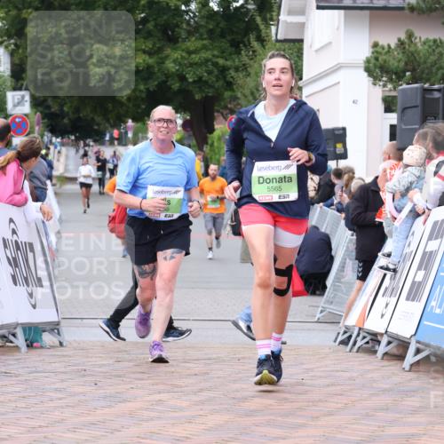 30.08.2026 - Blankeneser Heldenlauf Lena Gebhardt http://msf.ph/oto/10077328 30.08.2026 10:40:35 Ziel 5281, 5559, 5565 meine-sportfotos.de
