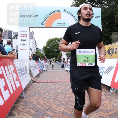 30.08.2026 - Blankeneser Heldenlauf Lena Gebhardt http://msf.ph/oto/10077341 30.08.2026 10:40:50 Ziel 5576, 5577, 5578, 5834 meine-sportfotos.de