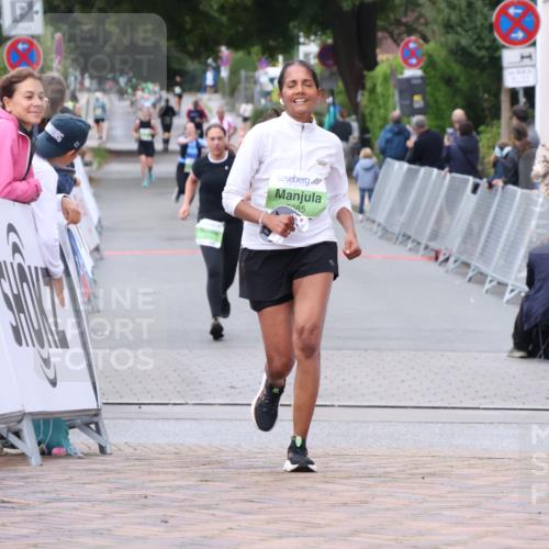 30.08.2026 - Blankeneser Heldenlauf Lena Gebhardt http://msf.ph/oto/10077342 30.08.2026 10:40:54 Ziel 5085, 5576, 5577, 5578, 5834 meine-sportfotos.de